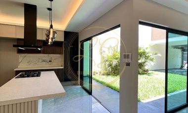 Residencia nueva de 4 recámaras con 1 en planta baja y amplio jardín