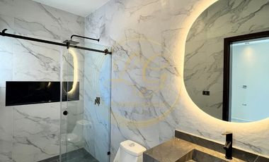 Residencia nueva de 4 recámaras con 1 en planta baja y amplio jardín