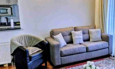 Se vende departamento amoblado de 3 D y 2 B en Valdivia. 
 Ubicado en el Condominio Jardín Urbano Etapa I

El departamento cuenta con.

- 66 metros cuadrados 
- Tres dormitorios con closets. Matrimonial con baño privado.
- Dos baños. Principal en suite 
- Living comedor 
- Cocina americana completamente equipada.