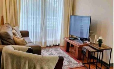 Se vende departamento amoblado de 3 D y 2 B en Valdivia. 
 Ubicado en el Condominio Jardín Urbano Etapa I

El departamento cuenta con.

- 66 metros cuadrados 
- Tres dormitorios con closets. Matrimonial con baño privado.
- Dos baños. Principal en suite 
- Living comedor 
- Cocina americana completamente equipada.