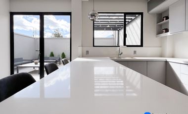 Pre venta de casa en el capulí, sur de la ciudad cerca de la Universidad Nacional de Loja