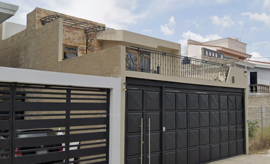 Casa en venta en Ciudad Guzmán, Col. Central