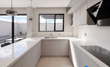 Pre venta de casa en el capulí, sur de la ciudad cerca de la Universidad Nacional de Loja