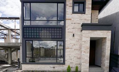 Pre venta de casa en el capulí, sur de la ciudad cerca de la Universidad Nacional de Loja