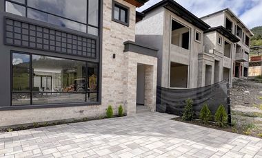 Pre venta de casa en el capulí, sur de la ciudad cerca de la Universidad Nacional de Loja