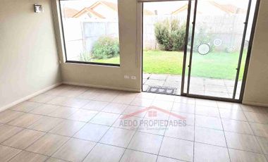 Se Arrienda Hermosa Casa de dos Pisos en Condominio Santa Cruz, comuna de La Cruz