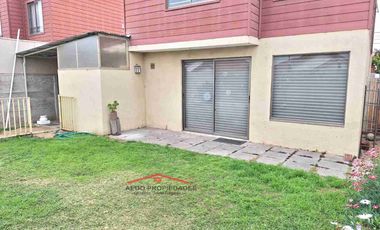 Se Arrienda Hermosa Casa de dos Pisos en Condominio Santa Cruz, comuna de La Cruz
