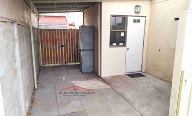 Se Arrienda Hermosa Casa de dos Pisos en Condominio Santa Cruz, comuna de La Cruz