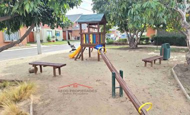 Se Arrienda Hermosa Casa de dos Pisos en Condominio Santa Cruz, comuna de La Cruz