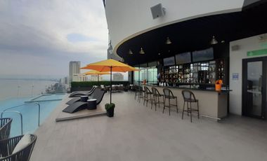 EL LUJO DE VIVIR EN LAS ALTURAS FRENTE AL RÍO GUAYAS