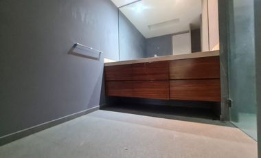 CASA EN RENTA EN LOMAS DE TECAMACHALCO, EN FUENTE DE LA JUVENTUD, NAUCALPAN DE JUÁREZ. EDO. DE MÉX.
