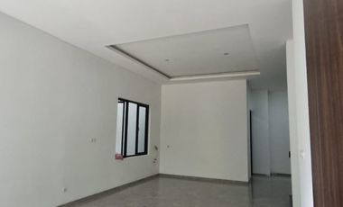 Dijual Rumah Baru di Kompleks Sutra Kirana, Alam Sutera Kondisi Sangat Baik