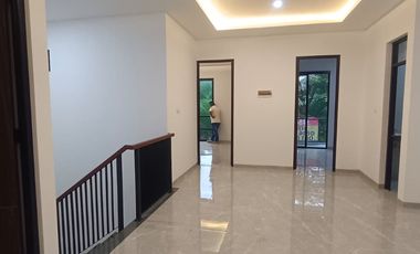 Dijual Rumah Baru di Kompleks Sutra Kirana, Alam Sutera Kondisi Sangat Baik