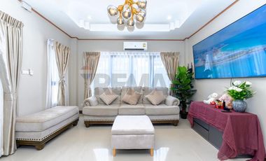 High-Yield Fully-Furnished 3-BR Townhouse in Prime Chaweng, Koh Samui