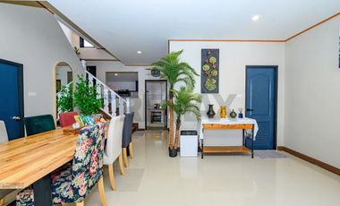 High-Yield Fully-Furnished 3-BR Townhouse in Prime Chaweng, Koh Samui