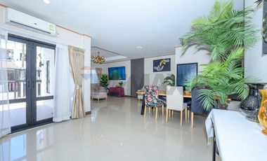 High-Yield Fully-Furnished 3-BR Townhouse in Prime Chaweng, Koh Samui