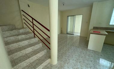 MUCHO LOTE UNO ETAPA 5 ALQUILO PRECCIOSA Y AMPLIA VILLA DOS PLANTAS, TRES DORMITORIOS, PORTON CERRADO,M SEGUIRADES