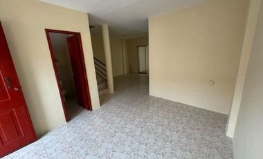 MUCHO LOTE UNO ETAPA 5 ALQUILO PRECCIOSA Y AMPLIA VILLA DOS PLANTAS, TRES DORMITORIOS, PORTON CERRADO,M SEGUIRADES