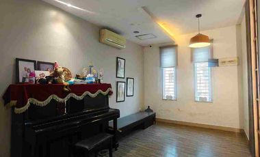 Rumah MewahKedoya Kebon Jeruk Siap Huni