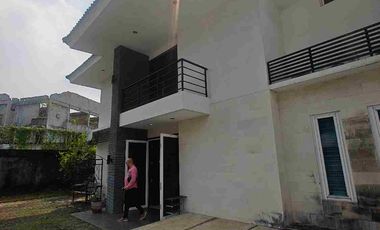 Rumah MewahKedoya Kebon Jeruk Siap Huni