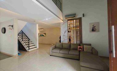 Rumah MewahKedoya Kebon Jeruk Siap Huni