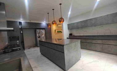 Rumah MewahKedoya Kebon Jeruk Siap Huni