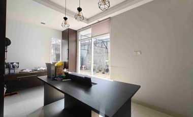 Rumah MewahKedoya Kebon Jeruk Siap Huni