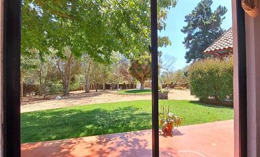 SE ARRIENDA POR AÑO CORRIDO GRAN CASONA CON EXELENTE UBICACION EN SECTOR LA CANDELARIA, ALGARROBO