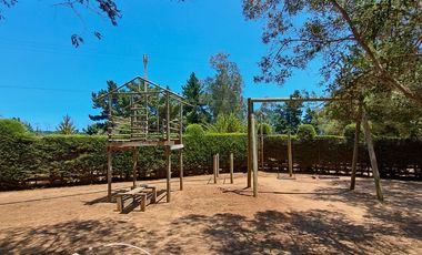 SE ARRIENDA POR AÑO CORRIDO GRAN CASONA CON EXELENTE UBICACION EN SECTOR LA CANDELARIA, ALGARROBO