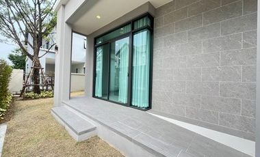 Selling for   Luxury house in Ramintra zone, new house, never lived in a luxury project at Bangkok Boulevard Ramintra-Watcharapol