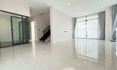 Selling for   Luxury house in Ramintra zone, new house, never lived in a luxury project at Bangkok Boulevard Ramintra-Watcharapol