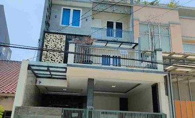 Rumah Green Garden 3 Lantai Siap Huni