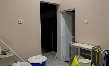 Disewakan Ruko Gandeng Strategis di Beji Depok – Dekat Stasiun Depok Baru