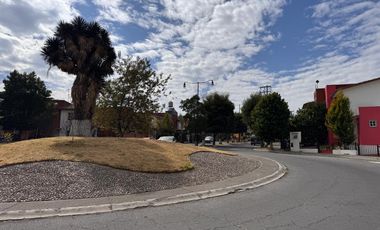 RENTA CASA EN VILLAS DEL CAMPO PRIVADA CERRADA