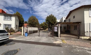 RENTA CASA EN VILLAS DEL CAMPO PRIVADA CERRADA