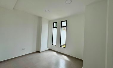 Casa por Estrenar en Venta – Tumbaco