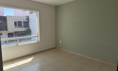 RENTA CASA EN PASEO ARBOLEDA