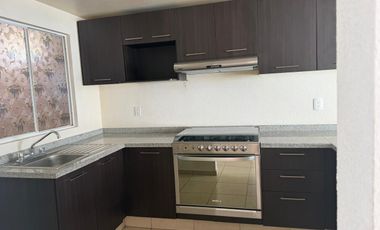 RENTA CASA EN PASEO ARBOLEDA