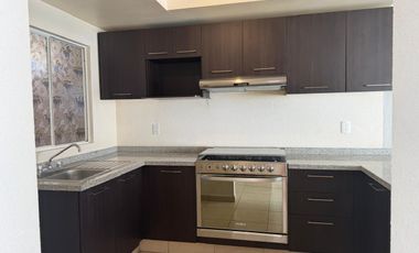 RENTA CASA EN PASEO ARBOLEDA