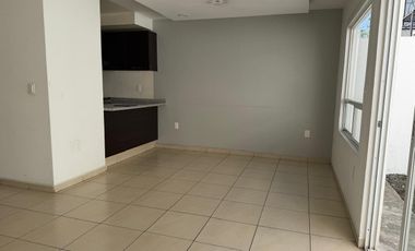 RENTA CASA EN PASEO ARBOLEDA