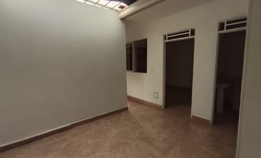 ALQUILO EXCELENTE CASA AL SUR DE CALI EN CHAMPAGÑAT.