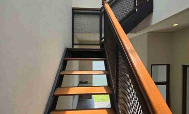DIJUAL CEPAT (DI BAWAH HARGA PASAR) – Rumah 2 Lantai Strategis di Pesona Remboelan, Serpong 🏠✨