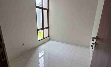 DIJUAL CEPAT (DI BAWAH HARGA PASAR) – Rumah 2 Lantai Strategis di Pesona Remboelan, Serpong 🏠✨