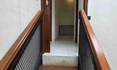 DIJUAL CEPAT (DI BAWAH HARGA PASAR) – Rumah 2 Lantai Strategis di Pesona Remboelan, Serpong 🏠✨