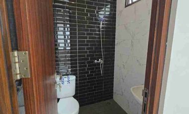 DIJUAL CEPAT (DI BAWAH HARGA PASAR) – Rumah 2 Lantai Strategis di Pesona Remboelan, Serpong 🏠✨
