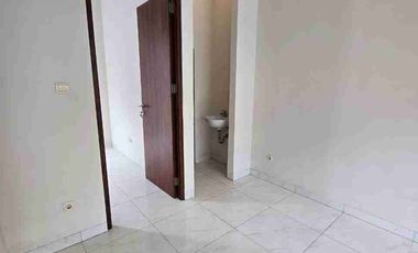 DIJUAL CEPAT (DI BAWAH HARGA PASAR) – Rumah 2 Lantai Strategis di Pesona Remboelan, Serpong 🏠✨
