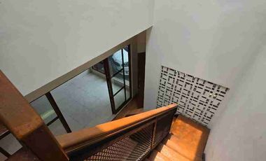 DIJUAL CEPAT (DI BAWAH HARGA PASAR) – Rumah 2 Lantai Strategis di Pesona Remboelan, Serpong 🏠✨