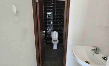 DIJUAL CEPAT (DI BAWAH HARGA PASAR) – Rumah 2 Lantai Strategis di Pesona Remboelan, Serpong 🏠✨