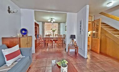 Casa en venta 4 dormitorios 3 baños en Ñuñoa