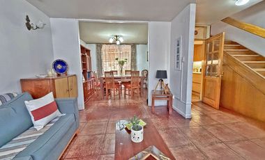 Casa en venta 4 dormitorios 3 baños en Ñuñoa